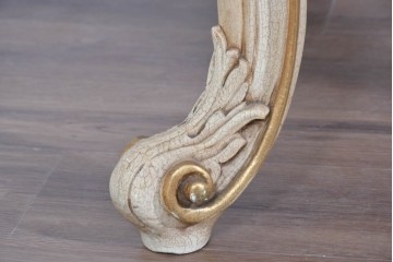 中古　イタリア高級家具　SILIK(シリック)　希少な小振りサイズのダイニングテーブル　定価約140万円相当　(R-085649)