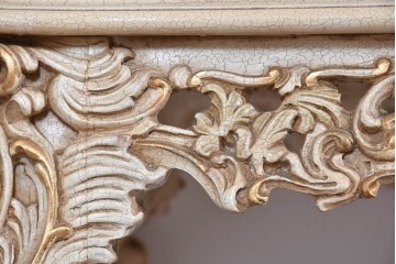 中古　イタリア高級家具　SILIK(シリック)　希少な小振りサイズのダイニングテーブル　定価約140万円相当　(R-085649)