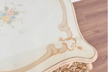 中古　イタリア高級家具　SILIK(シリック)　希少な小振りサイズのダイニングテーブル　定価約140万円相当　(R-085649)