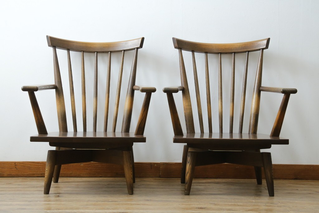 中古　美品　ナガノインテリア　タモ材　ゆったりとした座面フォルムが心地よい回転式ダイニングチェア2脚セット　(R-085651)