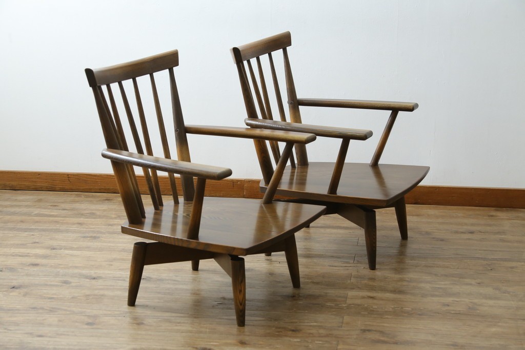 中古　美品　ナガノインテリア　タモ材　ゆったりとした座面フォルムが心地よい回転式ダイニングチェア2脚セット　(R-085651)