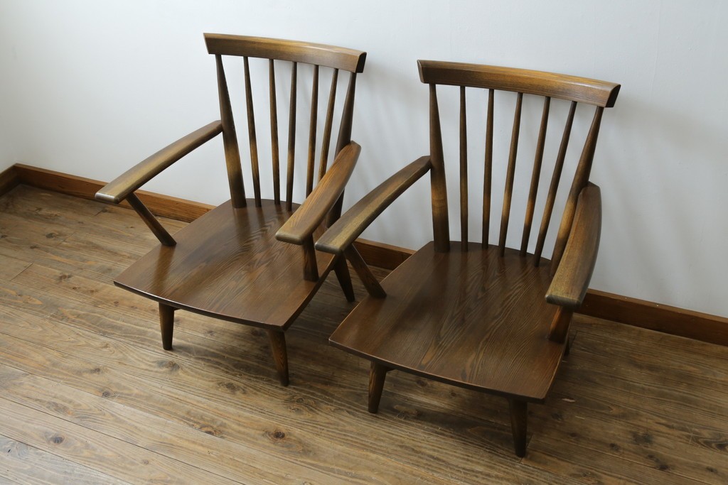 中古　美品　ナガノインテリア　タモ材　ゆったりとした座面フォルムが心地よい回転式ダイニングチェア2脚セット　(R-085651)