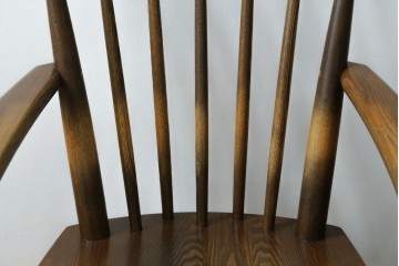 中古　美品　ナガノインテリア　タモ材　ゆったりとした座面フォルムが心地よい回転式ダイニングチェア2脚セット　(R-085651)