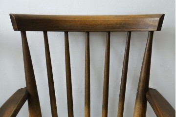 中古　美品　ナガノインテリア　タモ材　ゆったりとした座面フォルムが心地よい回転式ダイニングチェア2脚セット　(R-085651)