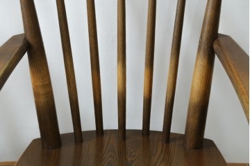 中古　美品　ナガノインテリア　タモ材　ゆったりとした座面フォルムが心地よい回転式ダイニングチェア2脚セット　(R-085651)