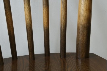 中古　美品　ナガノインテリア　タモ材　ゆったりとした座面フォルムが心地よい回転式ダイニングチェア2脚セット　(R-085651)