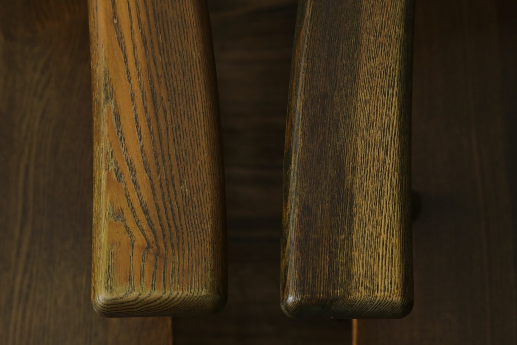 中古　美品　ナガノインテリア　タモ材　ゆったりとした座面フォルムが心地よい回転式ダイニングチェア2脚セット　(R-085651)