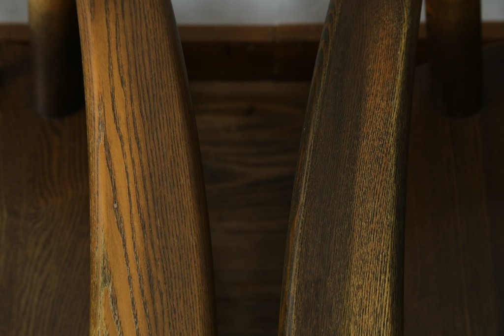 中古　美品　ナガノインテリア　タモ材　ゆったりとした座面フォルムが心地よい回転式ダイニングチェア2脚セット　(R-085651)