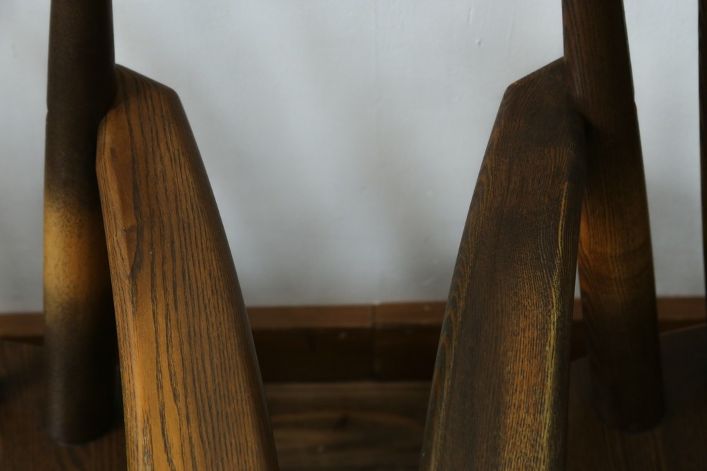 中古　美品　ナガノインテリア　タモ材　ゆったりとした座面フォルムが心地よい回転式ダイニングチェア2脚セット　(R-085651)