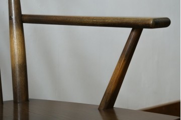 中古　美品　ナガノインテリア　タモ材　ゆったりとした座面フォルムが心地よい回転式ダイニングチェア2脚セット　(R-085651)