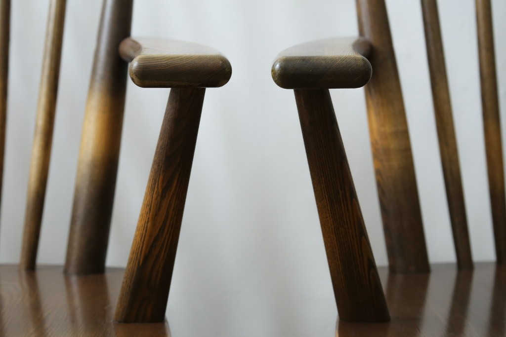 中古　美品　ナガノインテリア　タモ材　ゆったりとした座面フォルムが心地よい回転式ダイニングチェア2脚セット　(R-085651)