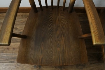 中古　美品　ナガノインテリア　タモ材　ゆったりとした座面フォルムが心地よい回転式ダイニングチェア2脚セット　(R-085651)