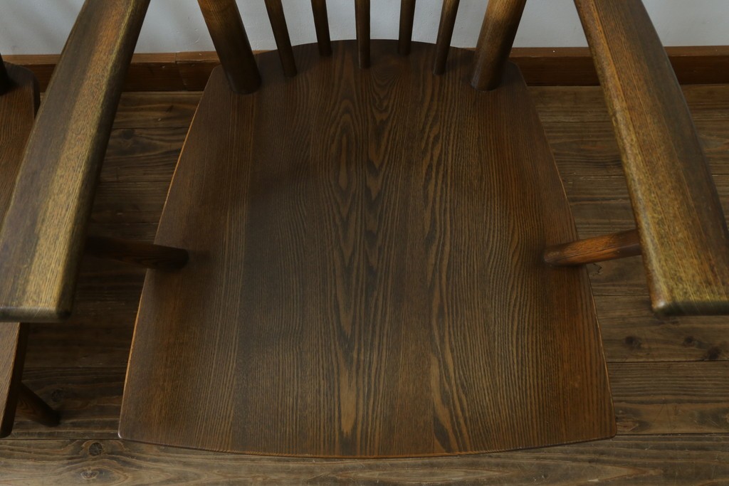 中古　美品　ナガノインテリア　タモ材　ゆったりとした座面フォルムが心地よい回転式ダイニングチェア2脚セット　(R-085651)