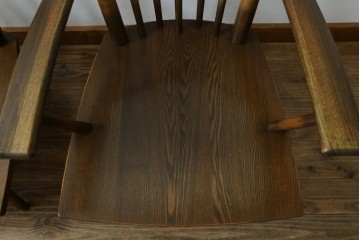 中古　美品　ナガノインテリア　タモ材　ゆったりとした座面フォルムが心地よい回転式ダイニングチェア2脚セット　(R-085651)