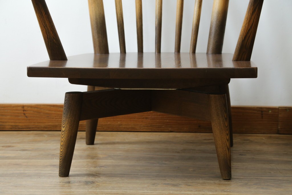 中古　美品　ナガノインテリア　タモ材　ゆったりとした座面フォルムが心地よい回転式ダイニングチェア2脚セット　(R-085651)