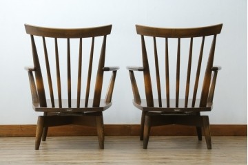 中古　美品　ナガノインテリア　タモ材　ゆったりとした座面フォルムが心地よい回転式ダイニングチェア2脚セット　(R-085651)