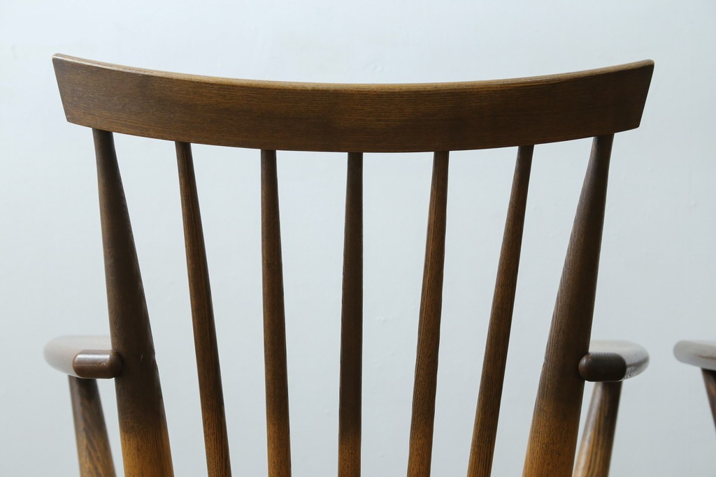 中古　美品　ナガノインテリア　タモ材　ゆったりとした座面フォルムが心地よい回転式ダイニングチェア2脚セット　(R-085651)