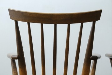 中古　美品　ナガノインテリア　タモ材　ゆったりとした座面フォルムが心地よい回転式ダイニングチェア2脚セット　(R-085651)