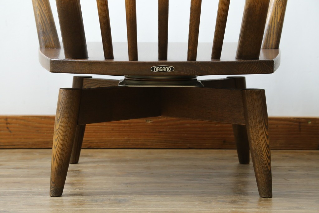 中古　美品　ナガノインテリア　タモ材　ゆったりとした座面フォルムが心地よい回転式ダイニングチェア2脚セット　(R-085651)