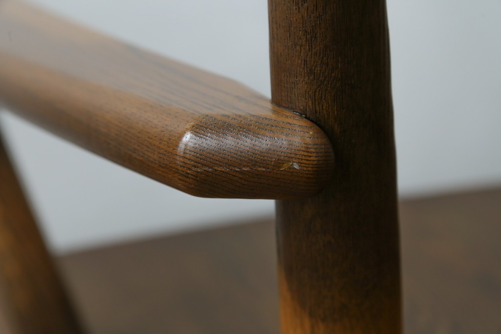 中古　美品　ナガノインテリア　タモ材　ゆったりとした座面フォルムが心地よい回転式ダイニングチェア2脚セット　(R-085651)