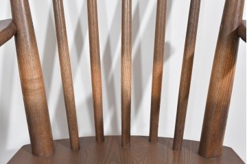 中古　美品　ナガノインテリア　タモ材　ゆったりとした座面フォルムが心地よい回転式ダイニングチェア2脚セット　(R-085651)