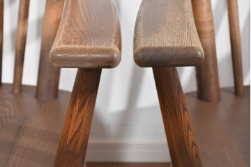 中古　美品　ナガノインテリア　タモ材　ゆったりとした座面フォルムが心地よい回転式ダイニングチェア2脚セット　(R-085651)