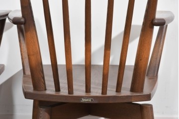 中古　美品　ナガノインテリア　タモ材　ゆったりとした座面フォルムが心地よい回転式ダイニングチェア2脚セット　(R-085651)