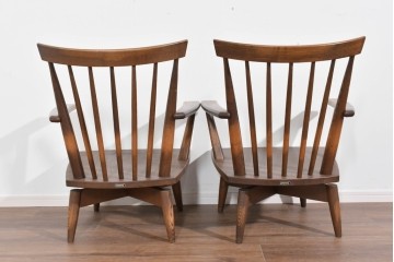 中古　美品　ナガノインテリア　タモ材　ゆったりとした座面フォルムが心地よい回転式ダイニングチェア2脚セット　(R-085651)