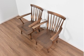 中古　美品　ナガノインテリア　タモ材　ゆったりとした座面フォルムが心地よい回転式ダイニングチェア2脚セット　(R-085651)