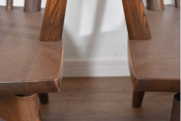 中古　美品　ナガノインテリア　タモ材　ゆったりとした座面フォルムが心地よい回転式ダイニングチェア2脚セット　(R-085651)