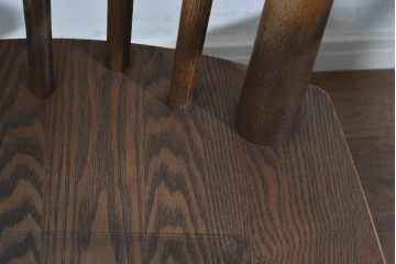 中古　美品　ナガノインテリア　タモ材　ゆったりとした座面フォルムが心地よい回転式ダイニングチェア2脚セット　(R-085651)