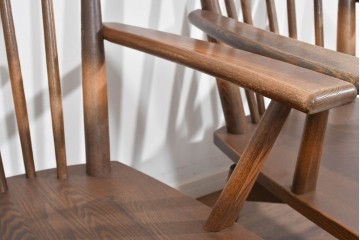 中古　美品　ナガノインテリア　タモ材　ゆったりとした座面フォルムが心地よい回転式ダイニングチェア2脚セット　(R-085651)