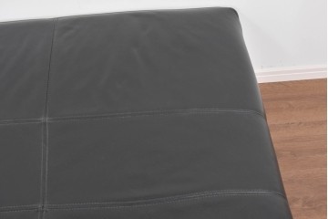 中古　美品　BoConcept(ボーコンセプト)　Hampton(ハンプトン)　プーフ ホイール　左右収納付きのオットマン　定価約43万円相当　(R-085653)
