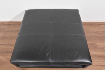 中古　美品　BoConcept(ボーコンセプト)　Hampton(ハンプトン)　プーフ ホイール　左右収納付きのオットマン　定価約43万円相当　(R-085653)