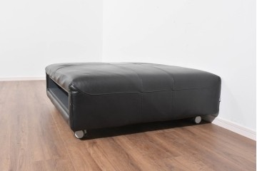 中古　美品　BoConcept(ボーコンセプト)　Hampton(ハンプトン)　プーフ ホイール　左右収納付きのオットマン　定価約43万円相当　(R-085653)