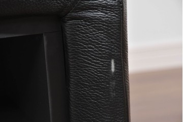 中古　美品　BoConcept(ボーコンセプト)　Hampton(ハンプトン)　プーフ ホイール　左右収納付きのオットマン　定価約43万円相当　(R-085653)