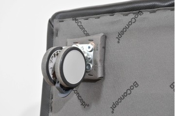 中古　美品　BoConcept(ボーコンセプト)　Hampton(ハンプトン)　プーフ ホイール　左右収納付きのオットマン　定価約43万円相当　(R-085653)