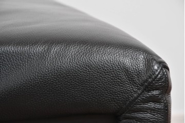 中古　美品　BoConcept(ボーコンセプト)　Hampton(ハンプトン)　プーフ ホイール　左右収納付きのオットマン　定価約43万円相当　(R-085653)