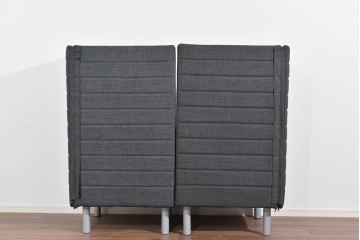 中古　美品　ASPLUND(アスプルンド)　包み込むようなデザインの2人掛けパネルソファ　(R-085655)