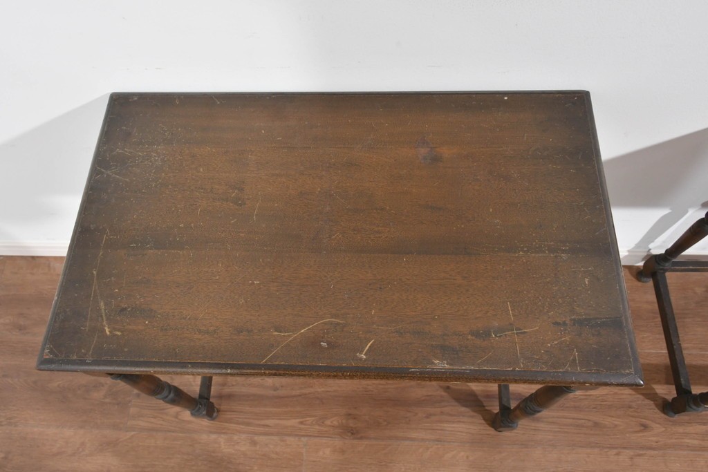 和製アンティーク　挽物脚がクラシカルなネストテーブル　(R-085656)