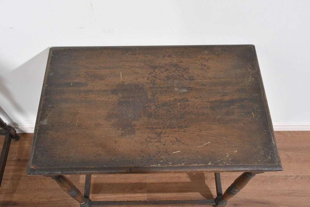 和製アンティーク　挽物脚がクラシカルなネストテーブル　(R-085656)