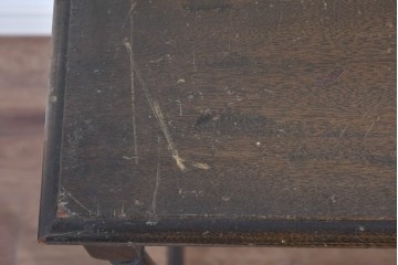 和製アンティーク　挽物脚がクラシカルなネストテーブル　(R-085656)