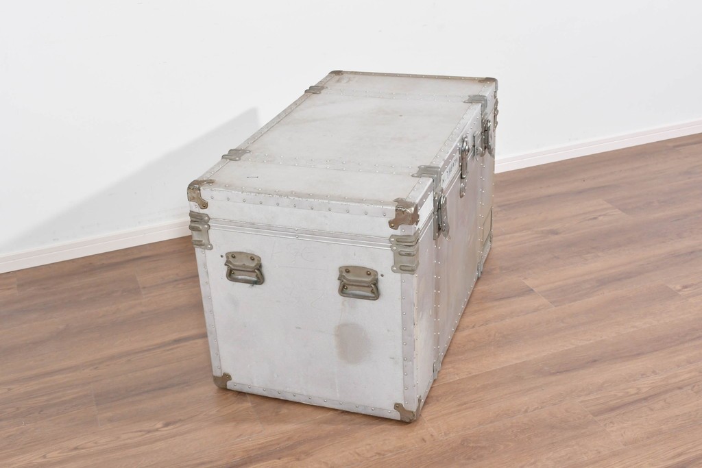和製ヴィンテージ　昭和中期～後期　無骨な金具使いが魅力の船トランク　(R-085657)