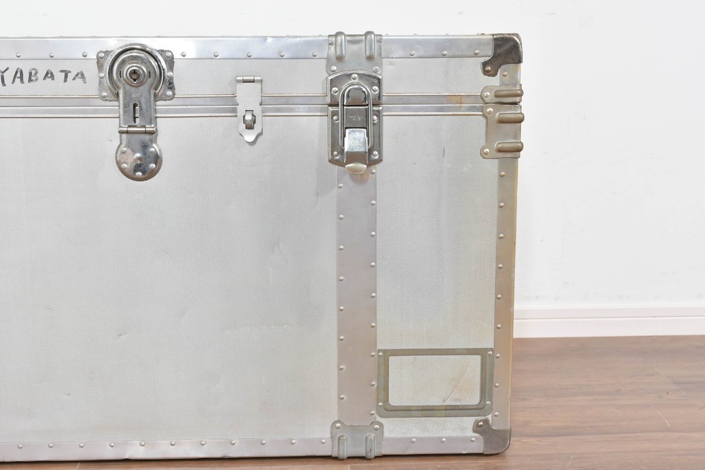 和製ヴィンテージ　昭和中期～後期　無骨な金具使いが魅力の船トランク　(R-085657)