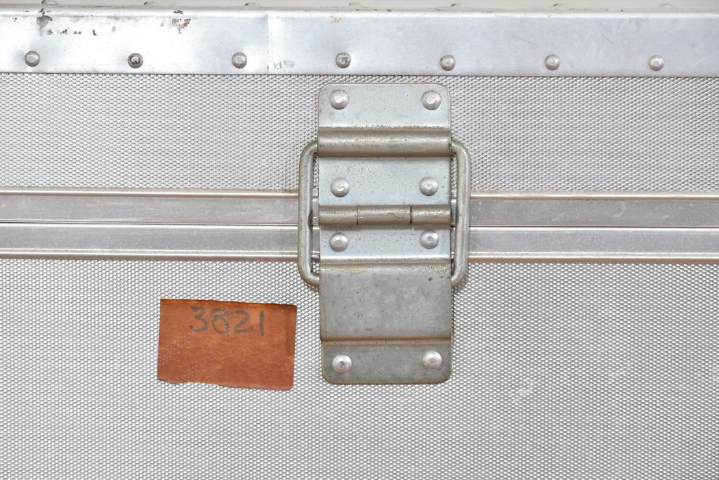 和製ヴィンテージ　昭和中期～後期　無骨な金具使いが魅力の船トランク　(R-085657)