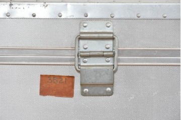 和製ヴィンテージ　昭和中期～後期　無骨な金具使いが魅力の船トランク　(R-085657)