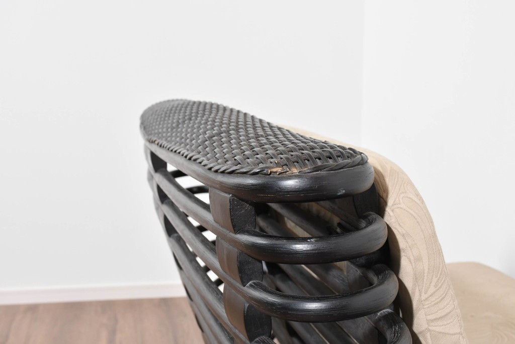 ヴィンテージ家具　籐(ラタン)　軽やかな曲線構造が魅力の2人掛けソファ　(R-085658)