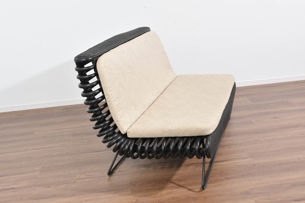 ヴィンテージ家具　籐(ラタン)　軽やかな曲線構造が魅力の2人掛けソファ　(R-085658)