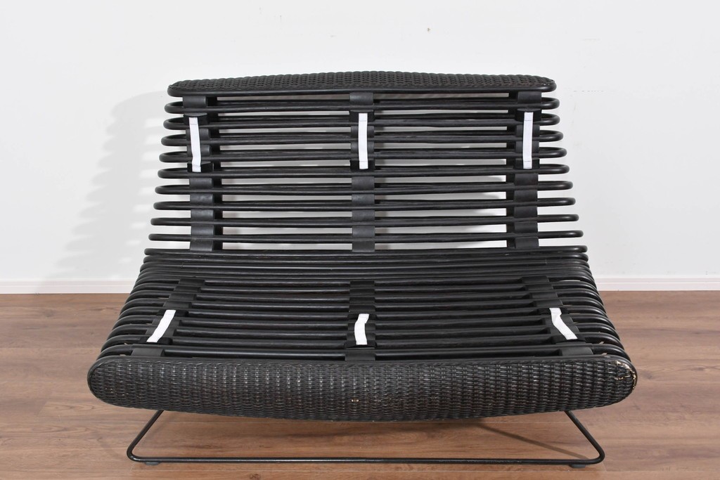 ヴィンテージ家具　籐(ラタン)　軽やかな曲線構造が魅力の2人掛けソファ　(R-085658)