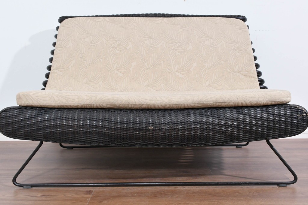 ヴィンテージ家具　籐(ラタン)　軽やかな曲線構造が魅力の2人掛けソファ　(R-085658)